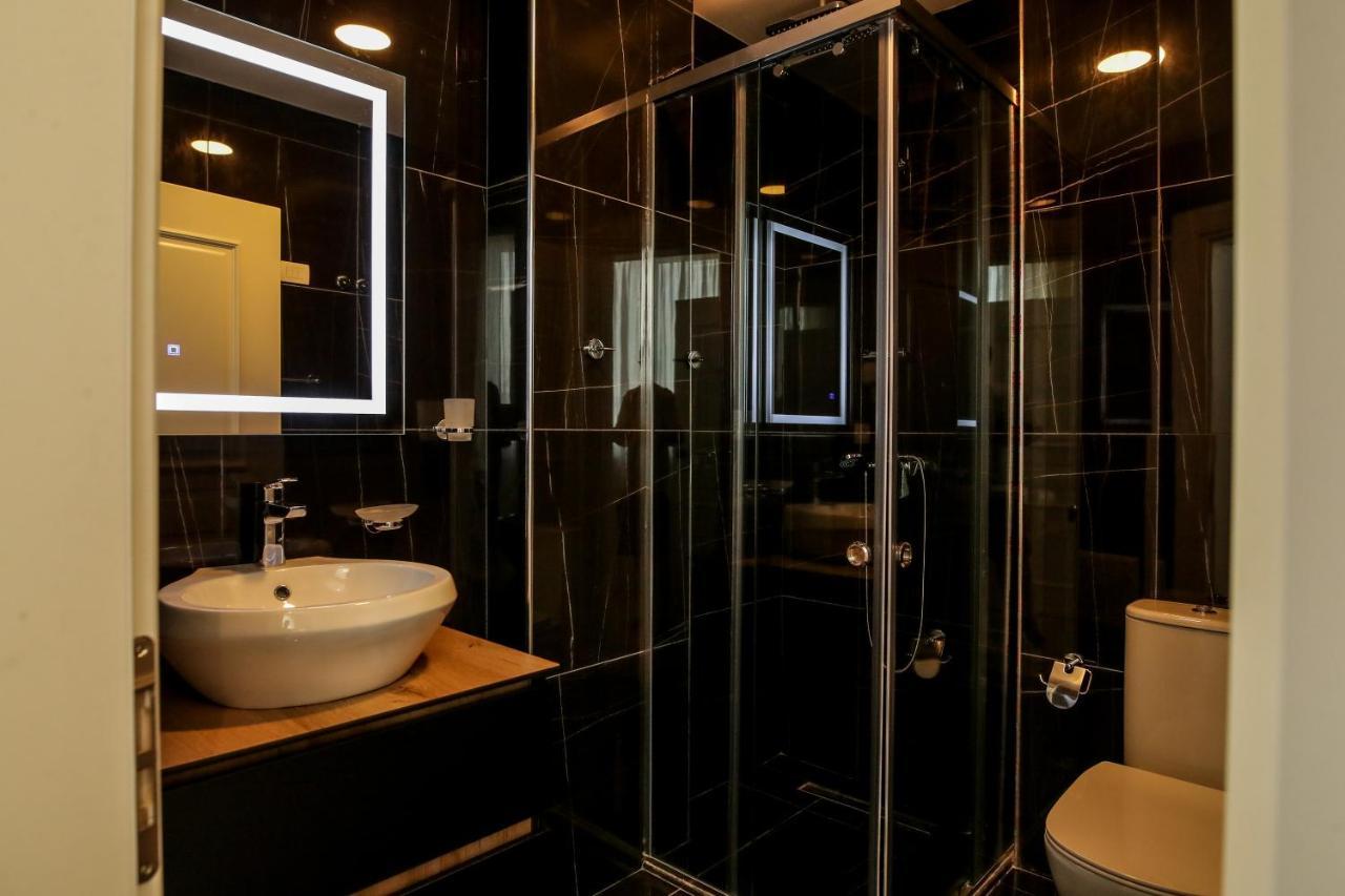 Rozafa Blu Hotel Shëngjin Exteriör bild
